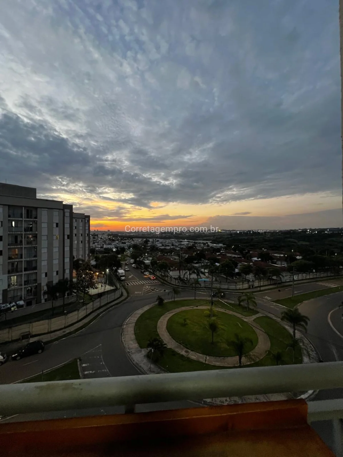 Apartamento Clássico Moderno e Atemporal