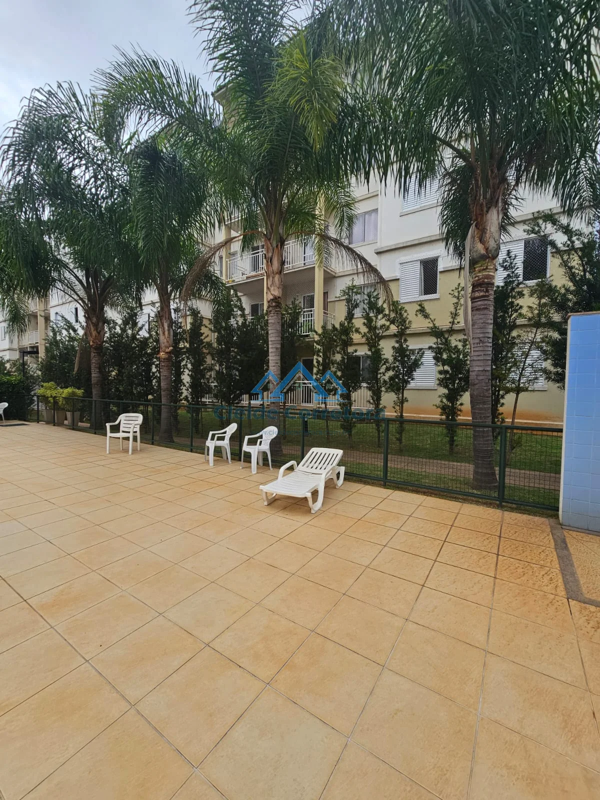 Apartamento Cond. Ipê Roxo
