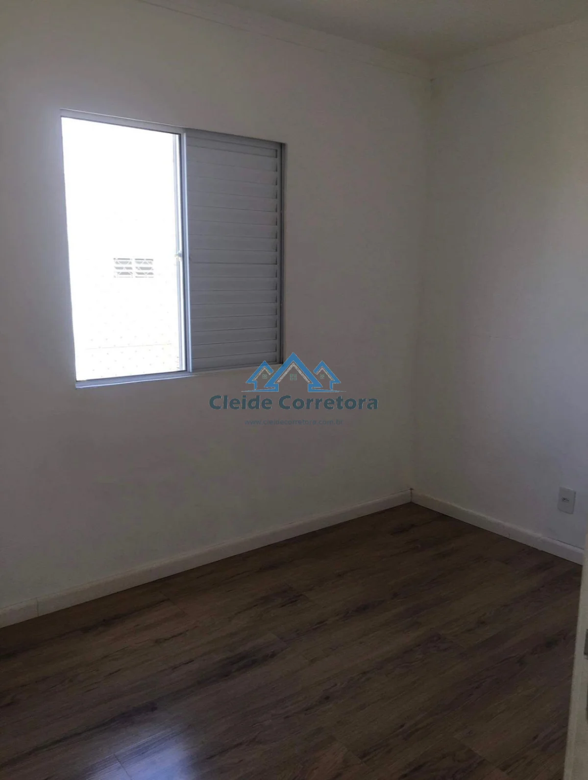 Apartamento Cond. Ipê Roxo