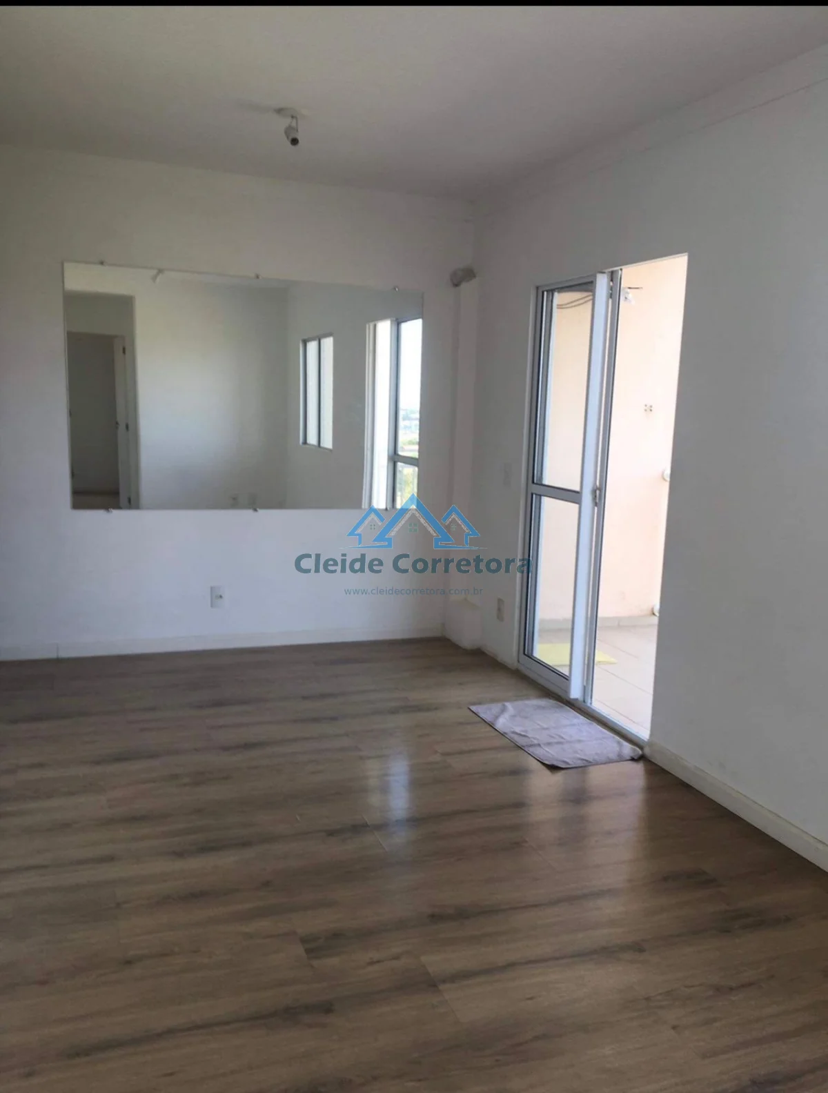 Apartamento Cond. Ipê Roxo