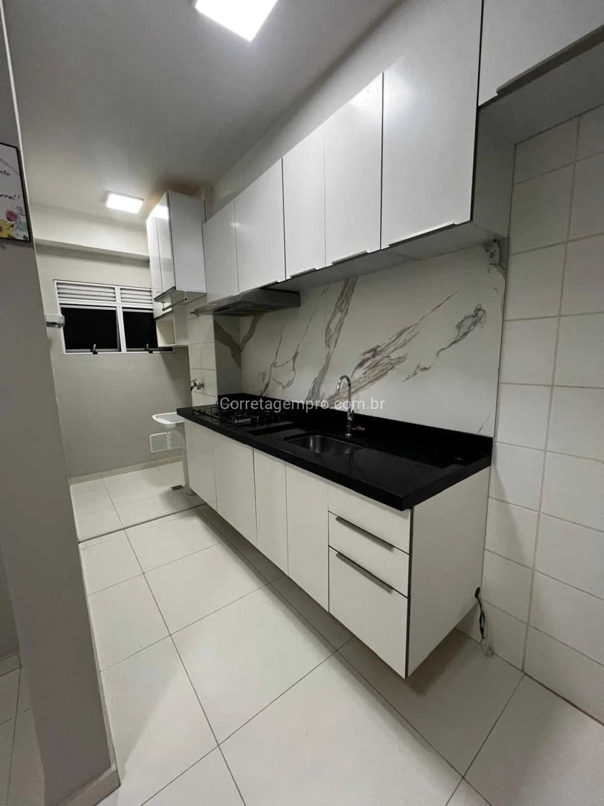 APARTAMENTO MODERNO E ATEMPORAL