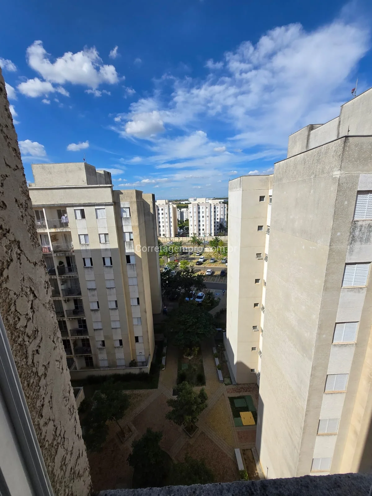 OPORTUNIDADE DE APARTAMENTO COM SUITE E VARANDA