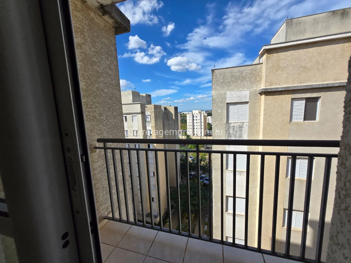 OPORTUNIDADE DE APARTAMENTO COM SUITE E VARANDA