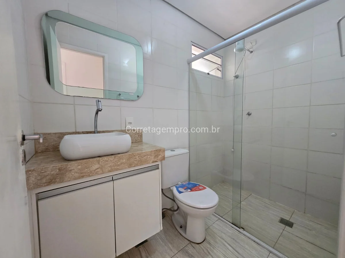 OPORTUNIDADE DE APARTAMENTO COM SUITE E VARANDA