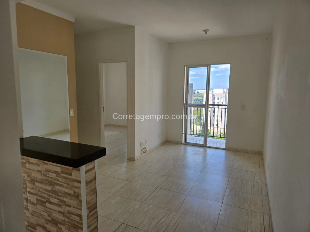 OPORTUNIDADE DE APARTAMENTO COM SUITE E VARANDA