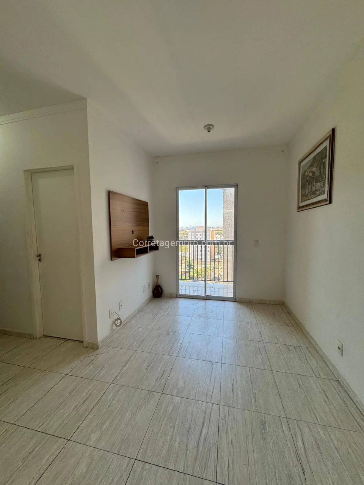 OPORTUNIDADE DE APARTAMENTO COM SUITE E VARANDA