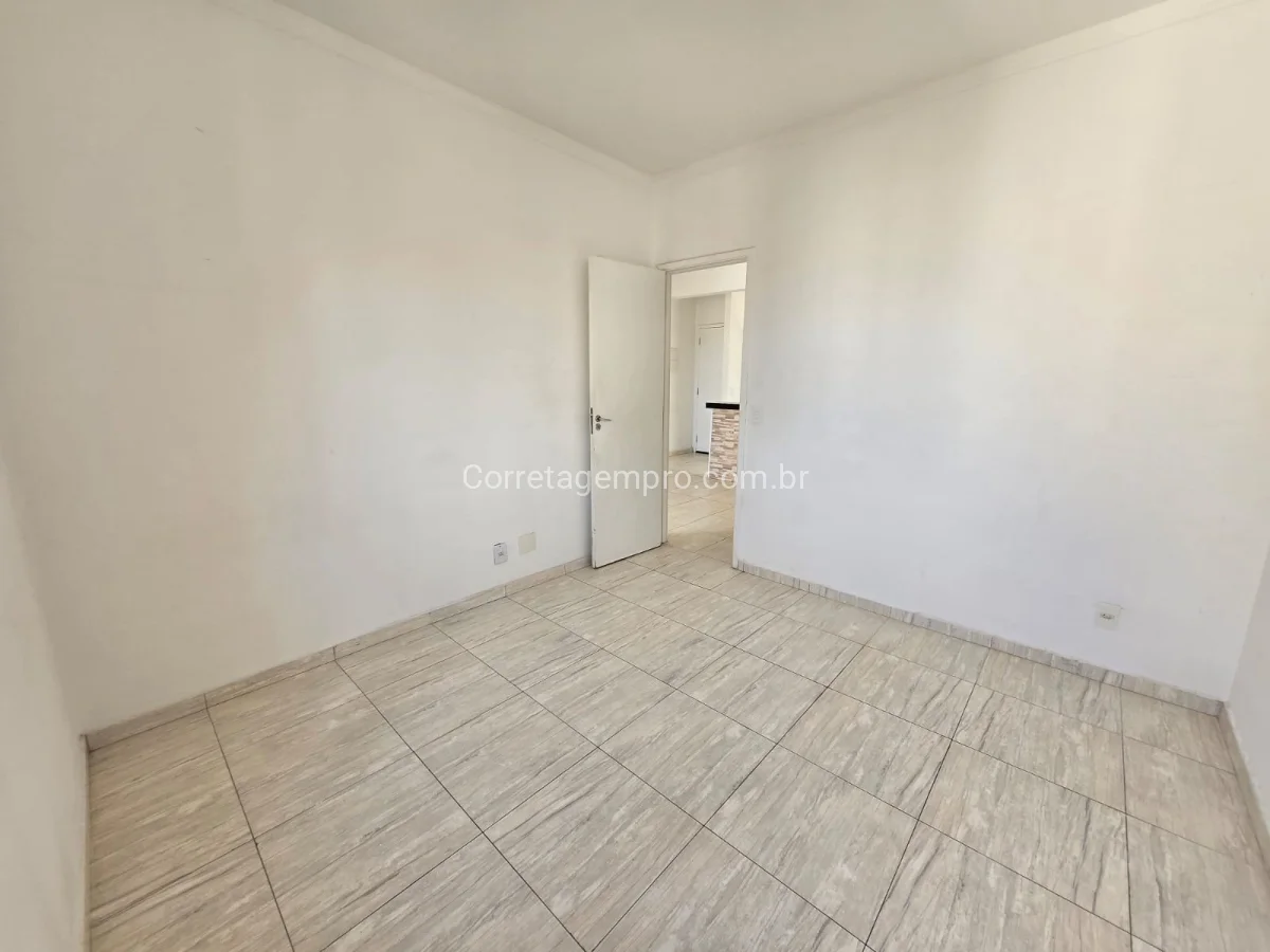 OPORTUNIDADE DE APARTAMENTO COM SUITE E VARANDA