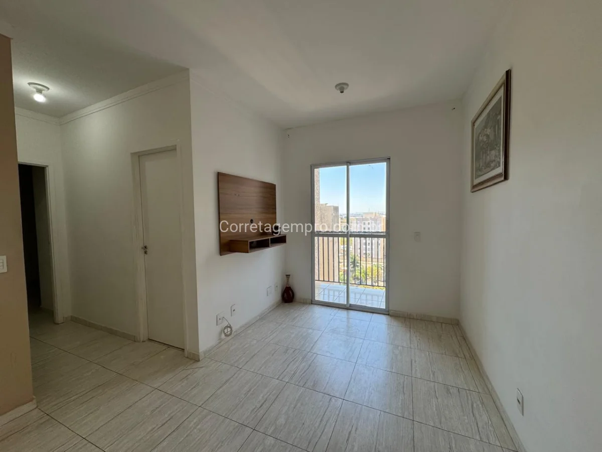 OPORTUNIDADE DE APARTAMENTO COM SUITE E VARANDA