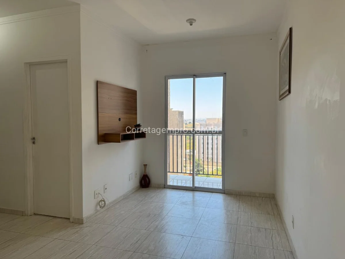 OPORTUNIDADE DE APARTAMENTO COM SUITE E VARANDA