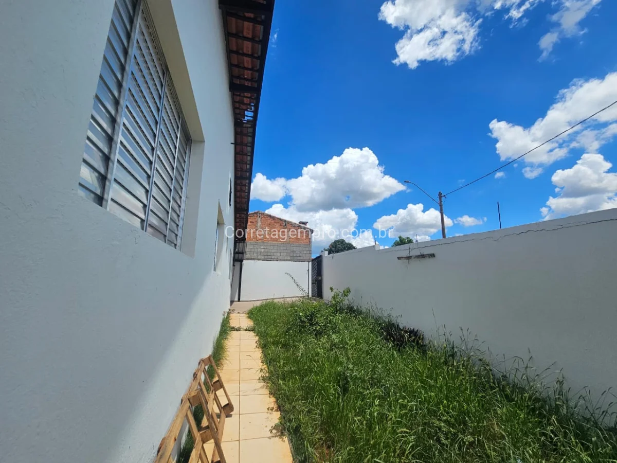 EXCELENTE OPORTUNIDADE DE CASA EM REGIÃO NOBRE DE PAULÍNIA