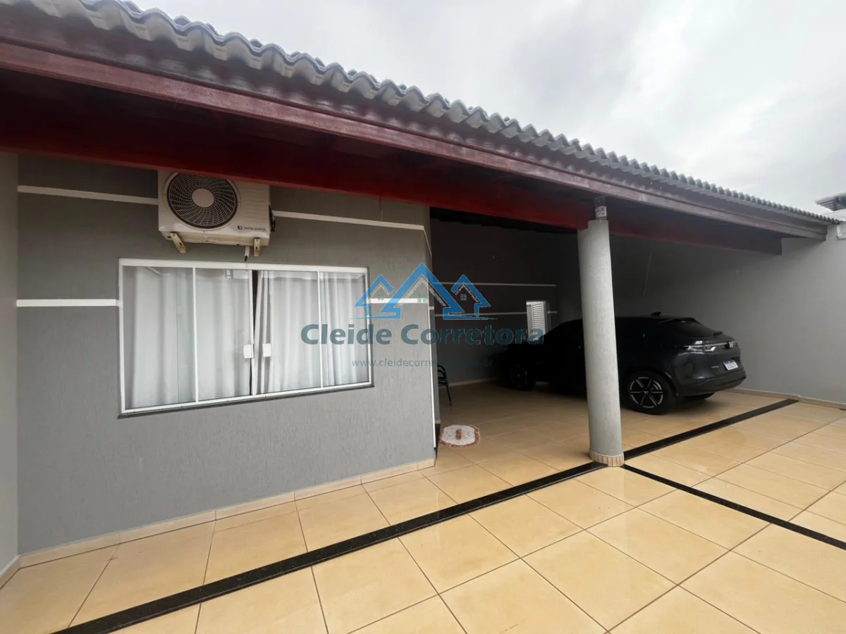 Casa impecável no Jd Ravagnani