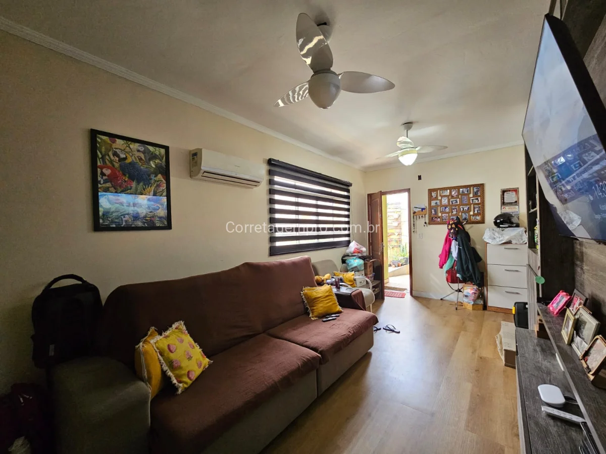 Casa com piscina e super área gourmet