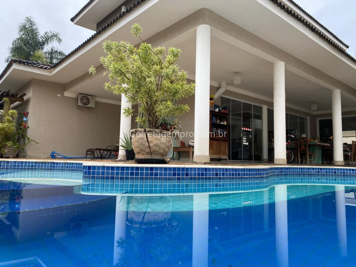 Lindo Sobrado para venda com 4 suítes