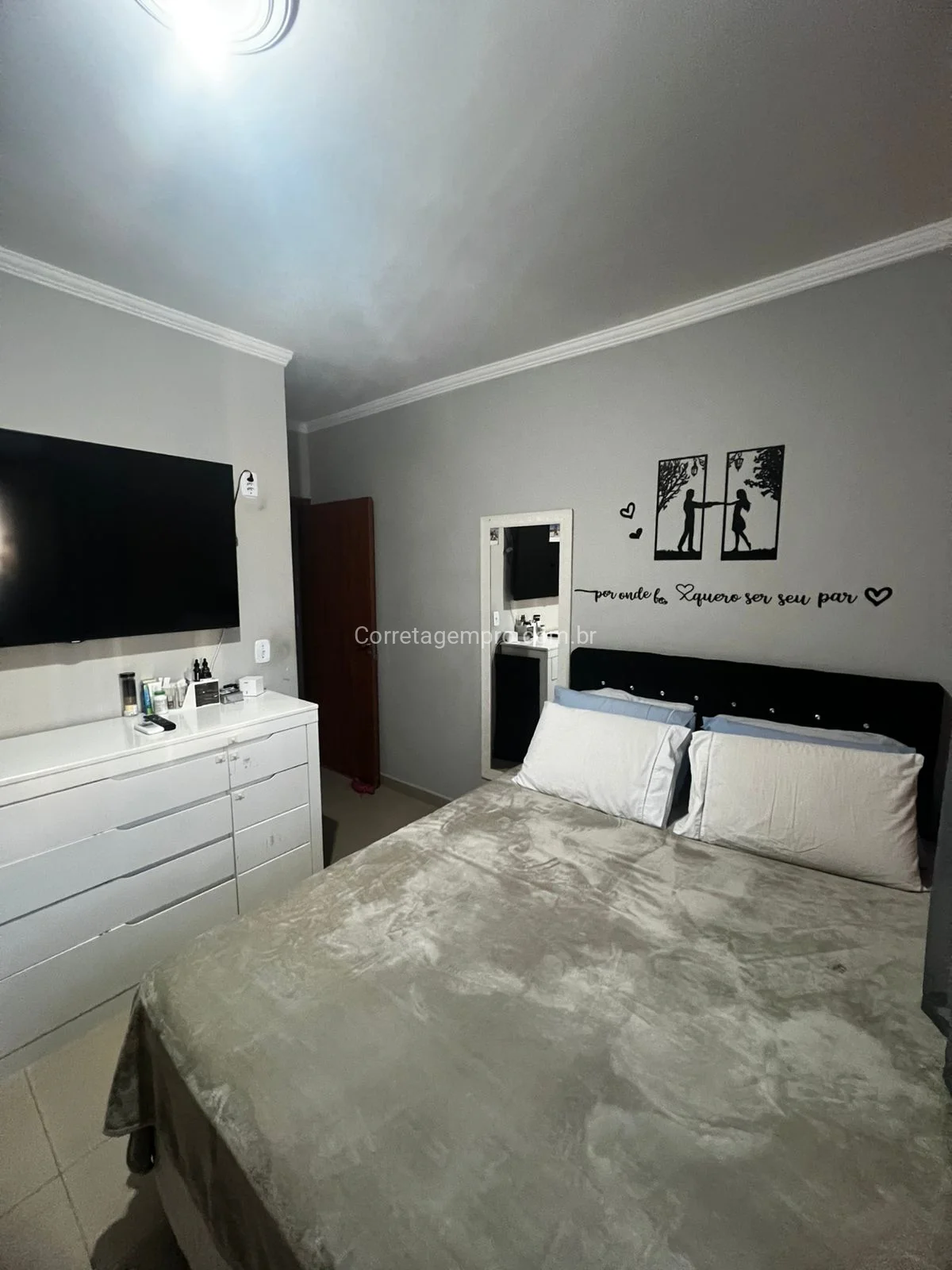 VENDO UMA CASA