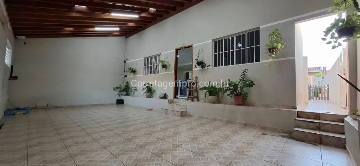 Linda casa no Jd João Paulo II