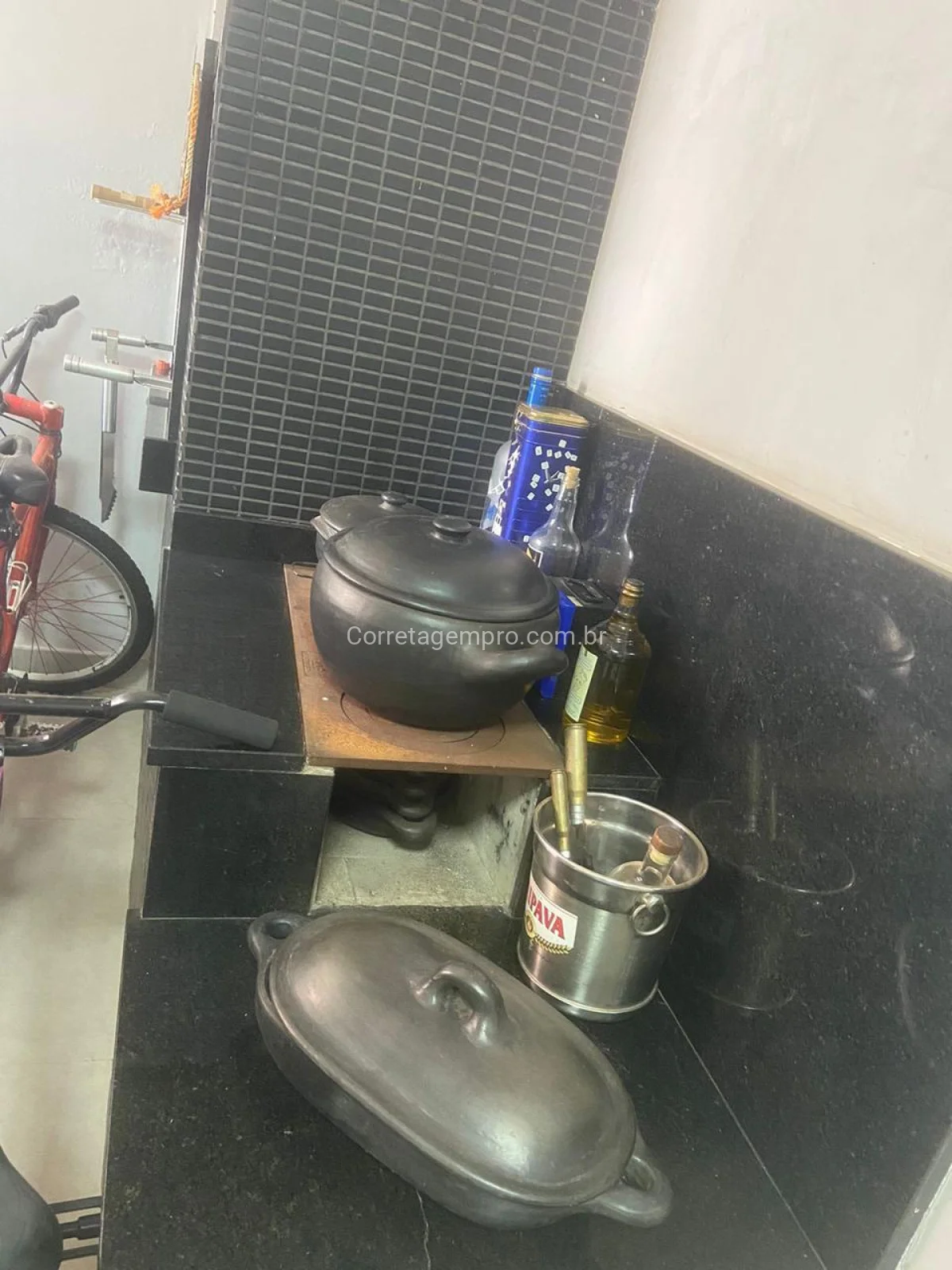 CASA AMPLA COM ACABAMENTO DE PRIMEIRA LINHA