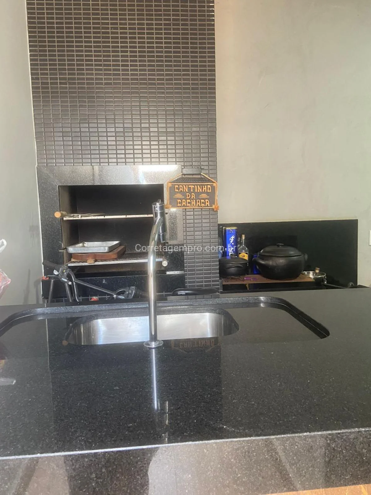 CASA AMPLA COM ACABAMENTO DE PRIMEIRA LINHA