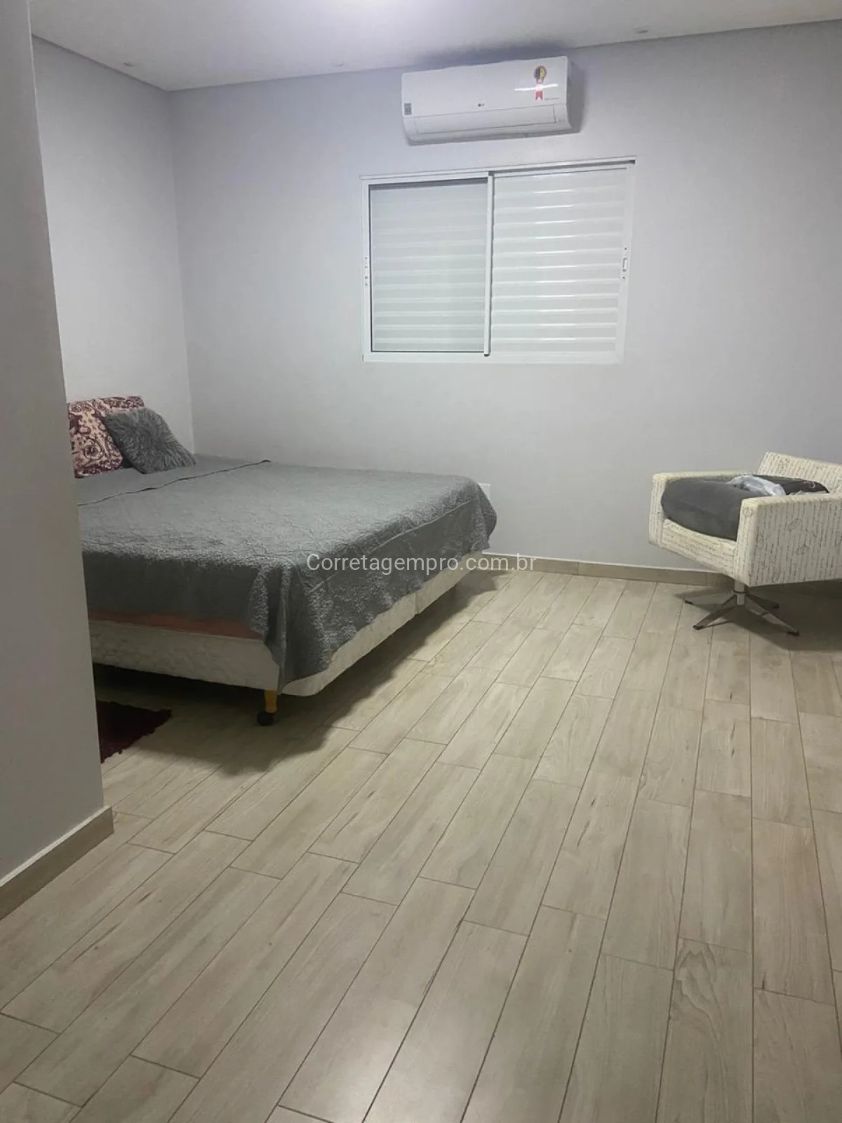 CASA AMPLA COM ACABAMENTO DE PRIMEIRA LINHA