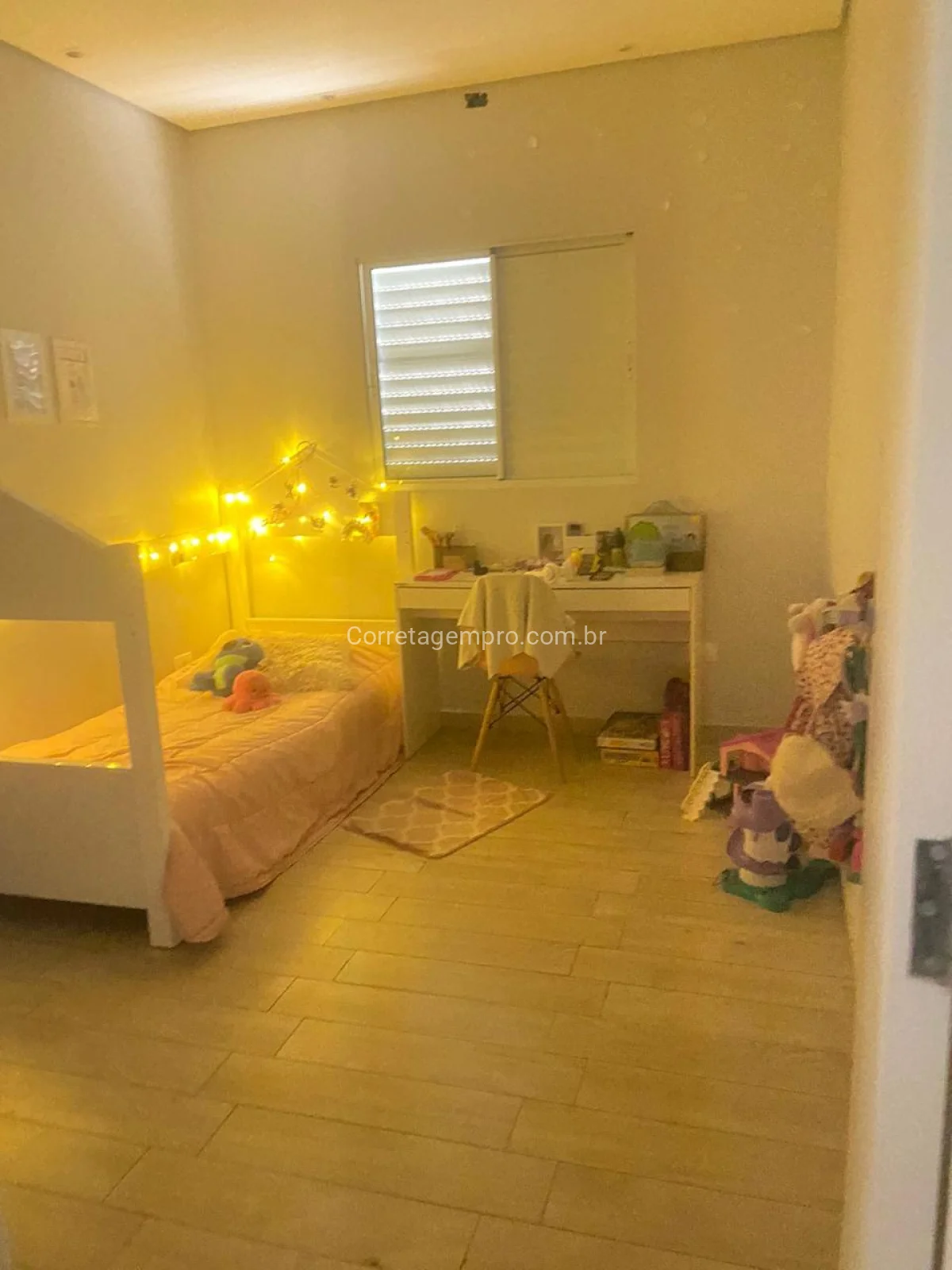 CASA AMPLA COM ACABAMENTO DE PRIMEIRA LINHA