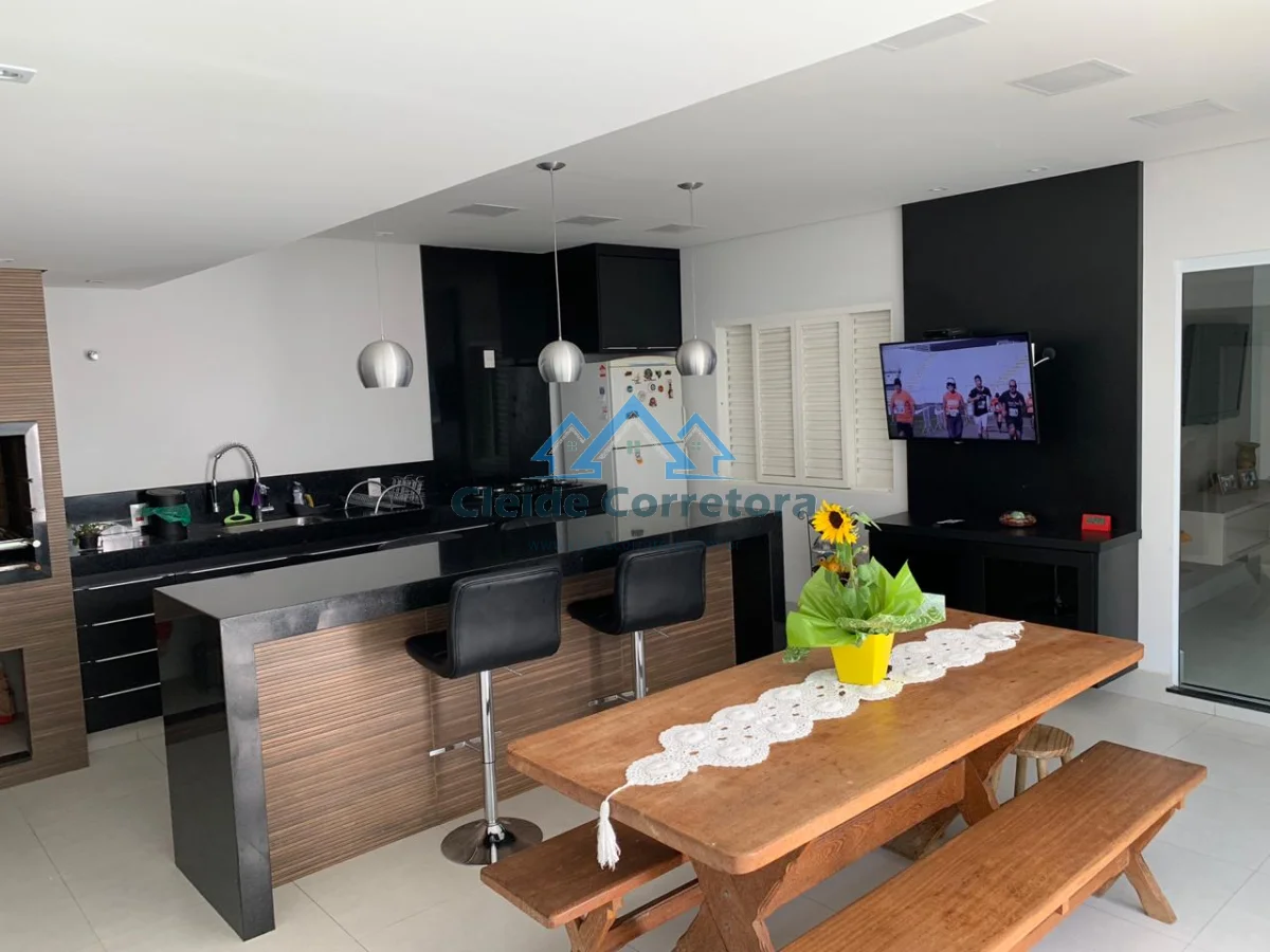 Casa reformada na Vila Menuzzo