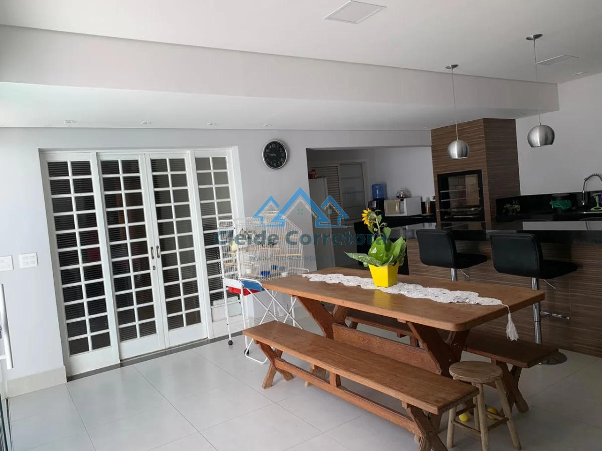 Casa reformada na Vila Menuzzo