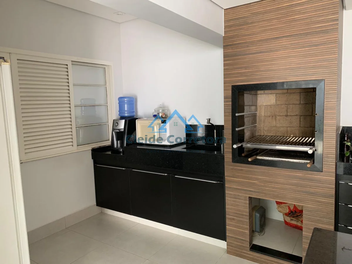 Casa reformada na Vila Menuzzo