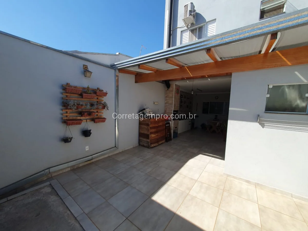 Sobrado com Energia fotovoltaica