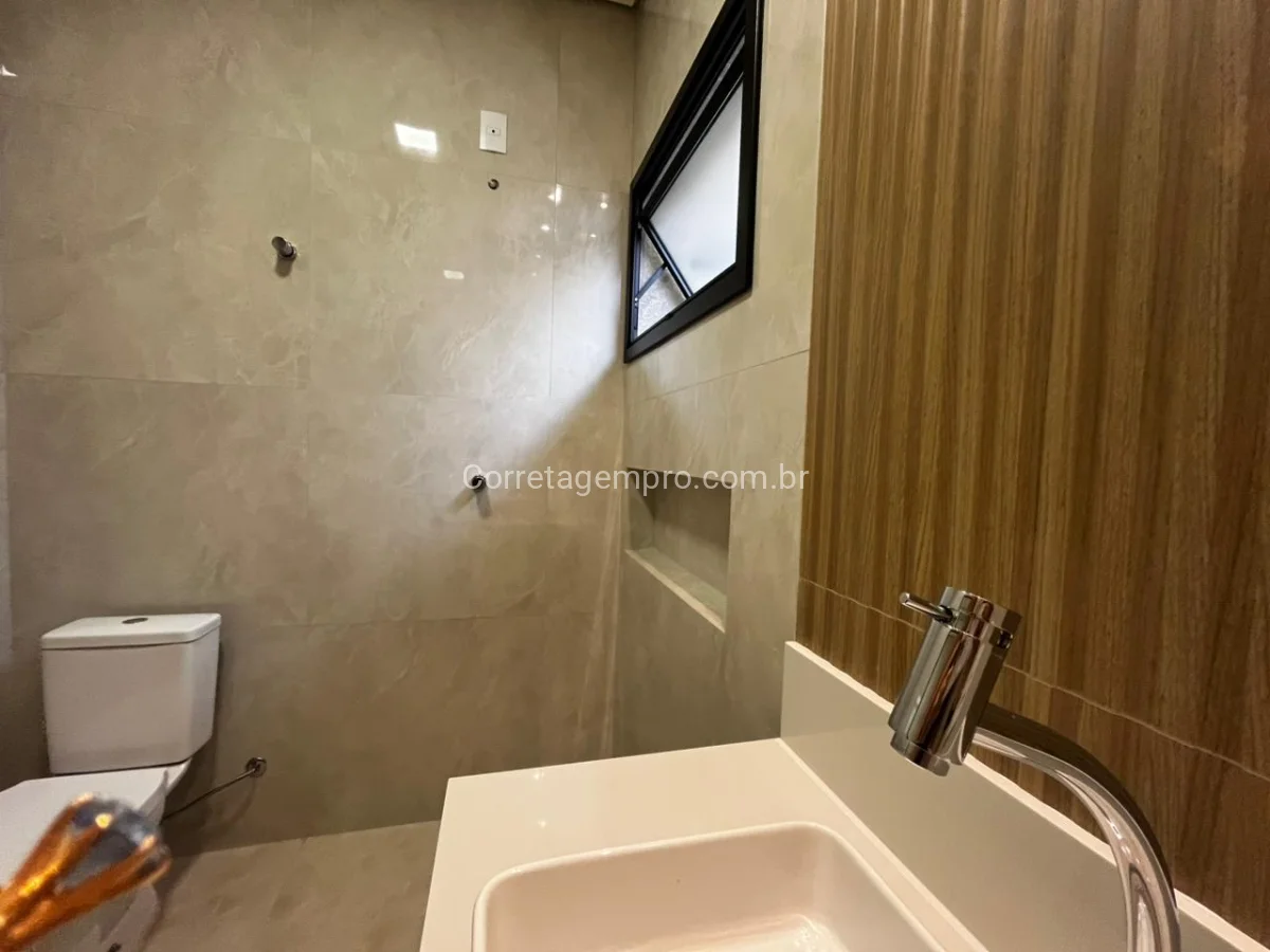 Casa nova incrível no Jardim Macarenko