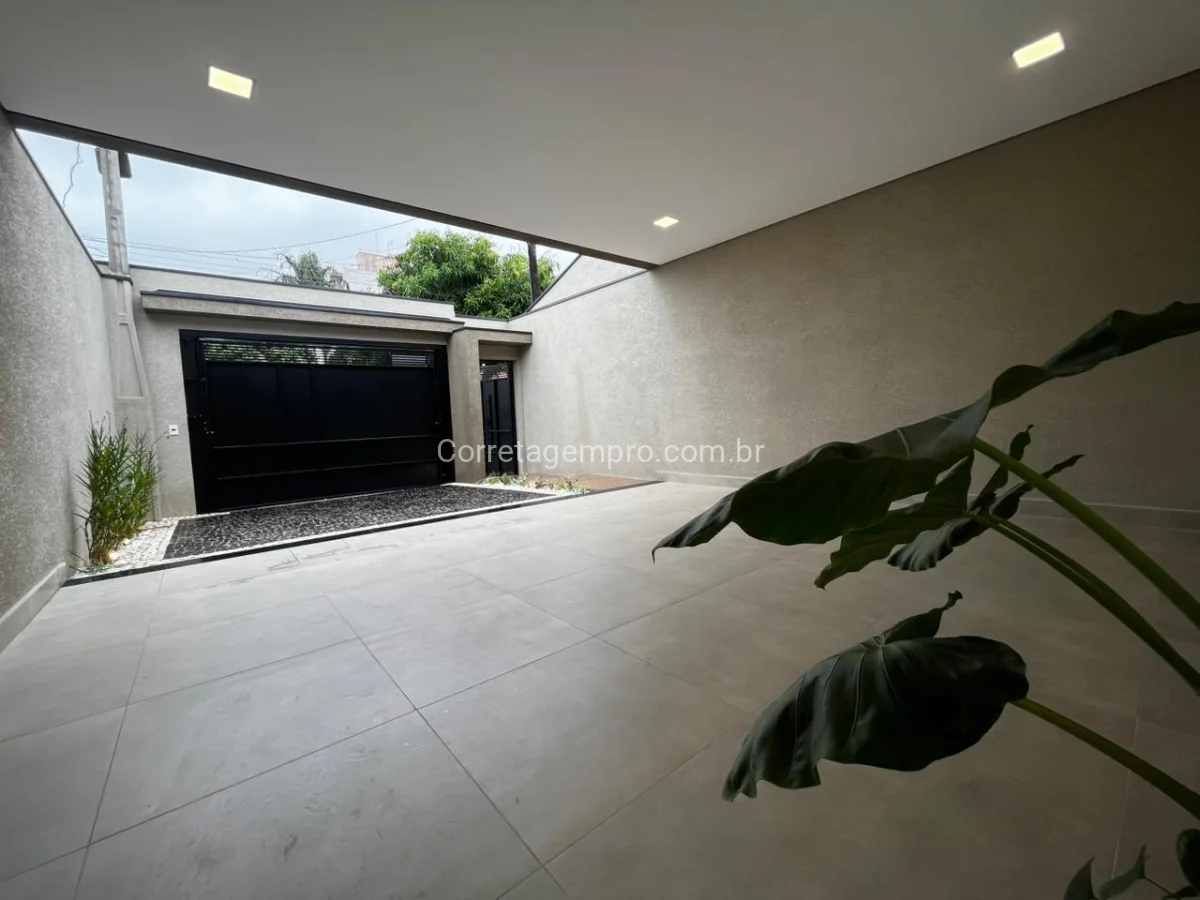 Casa nova incrível no Jardim Macarenko