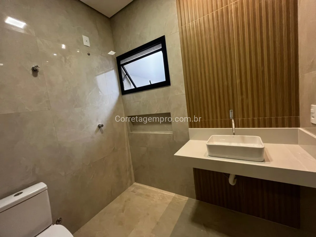 Casa nova incrível no Jardim Macarenko