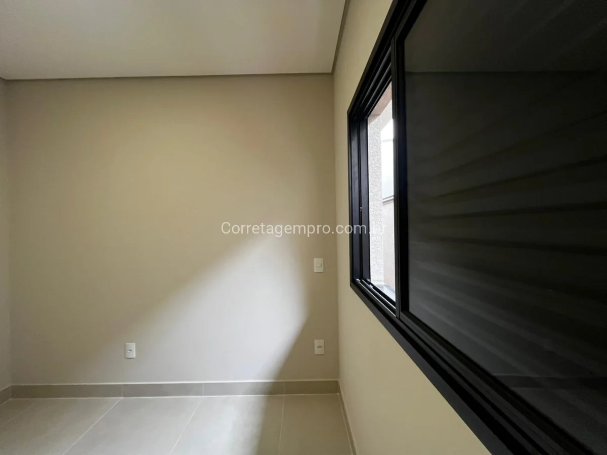 Casa nova incrível no Jardim Macarenko