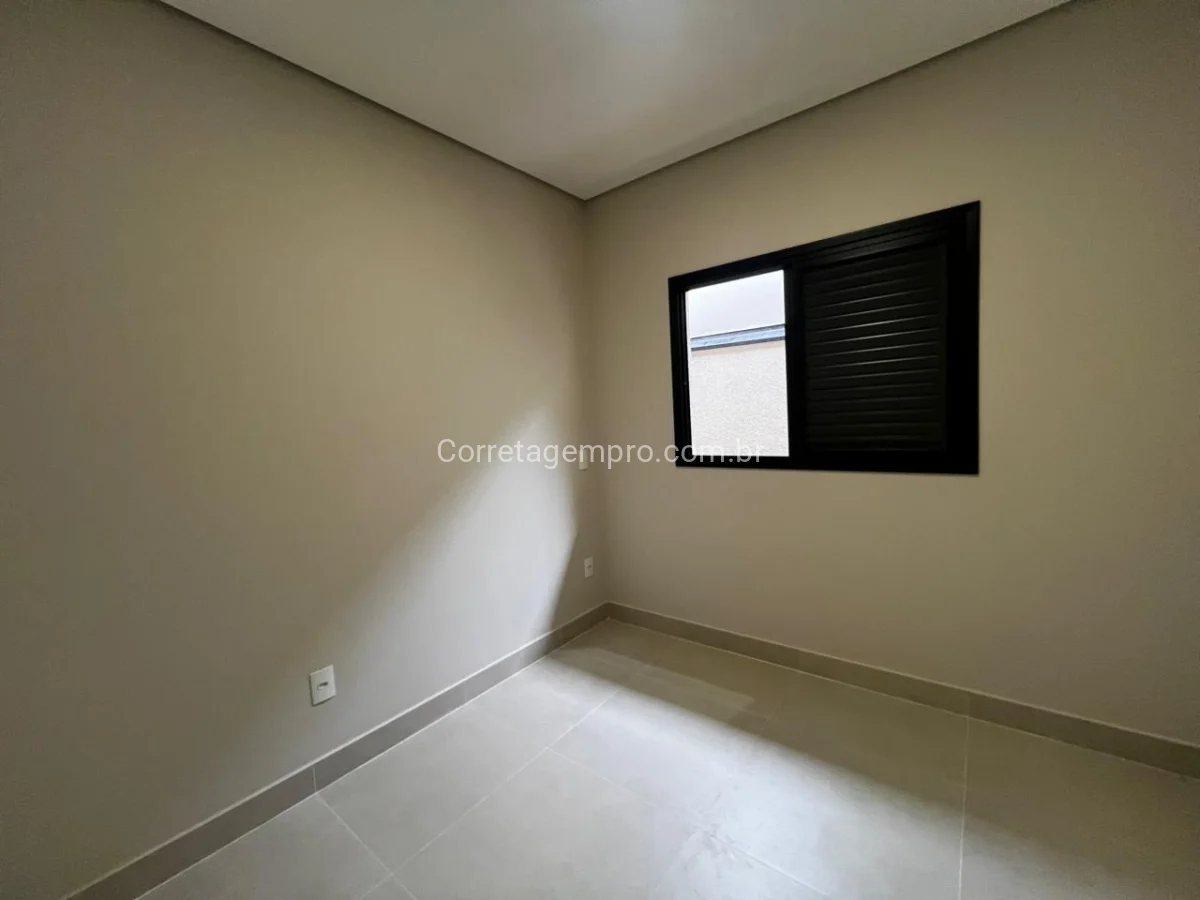 Casa nova incrível no Jardim Macarenko