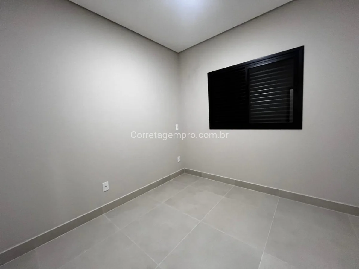 Casa nova incrível no Jardim Macarenko