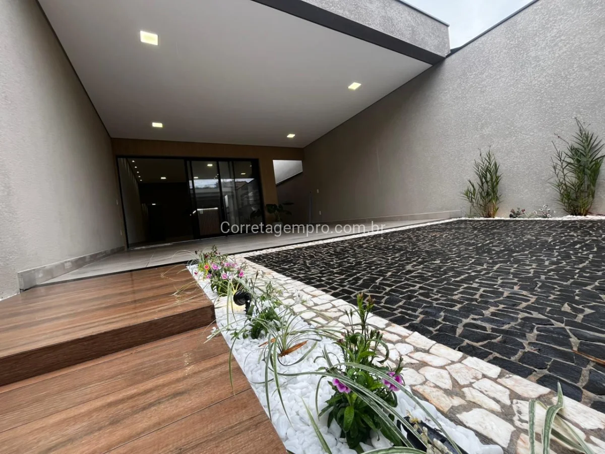 Casa nova incrível no Jardim Macarenko