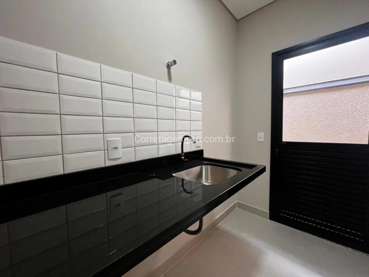 Casa nova incrível no Jardim Macarenko