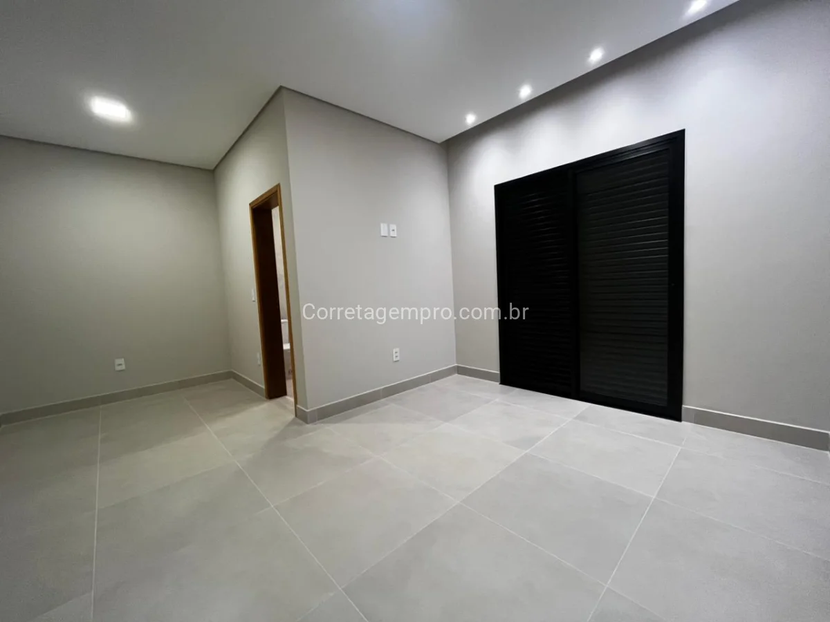 Casa nova incrível no Jardim Macarenko