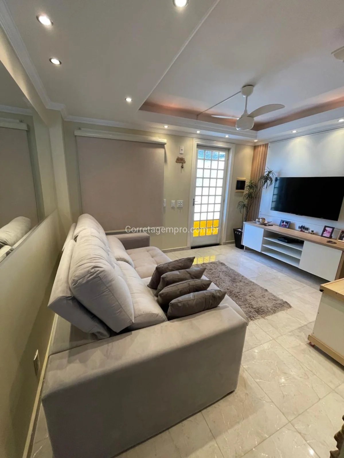Casa Porteira Fechada no Vila Flora com piscina