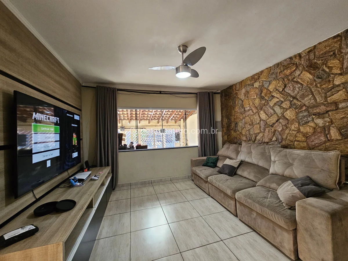 Casa com suite e edicula