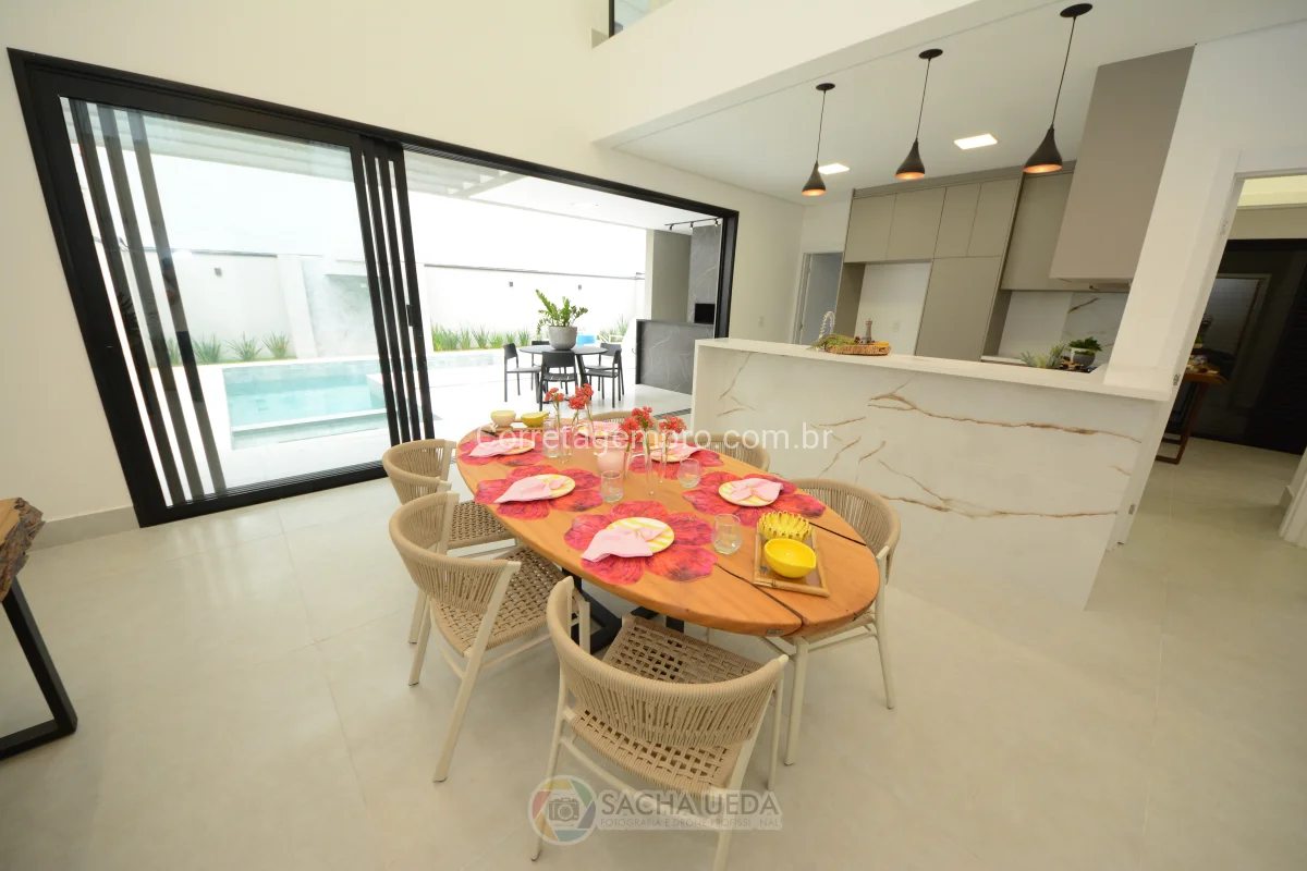 Sobrado amplo, perto da natureza e junto a cidade