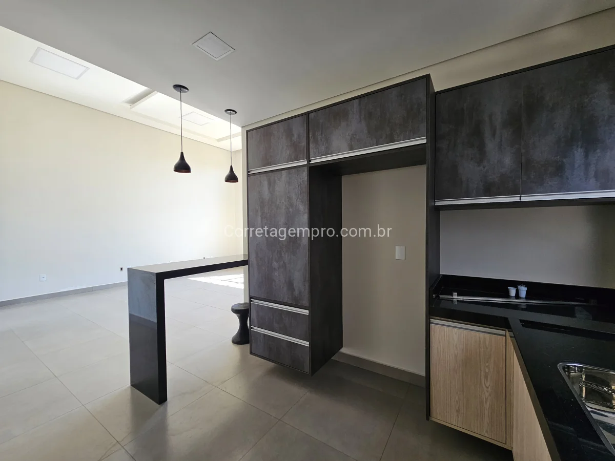 Casa de condomínio 3 suítes