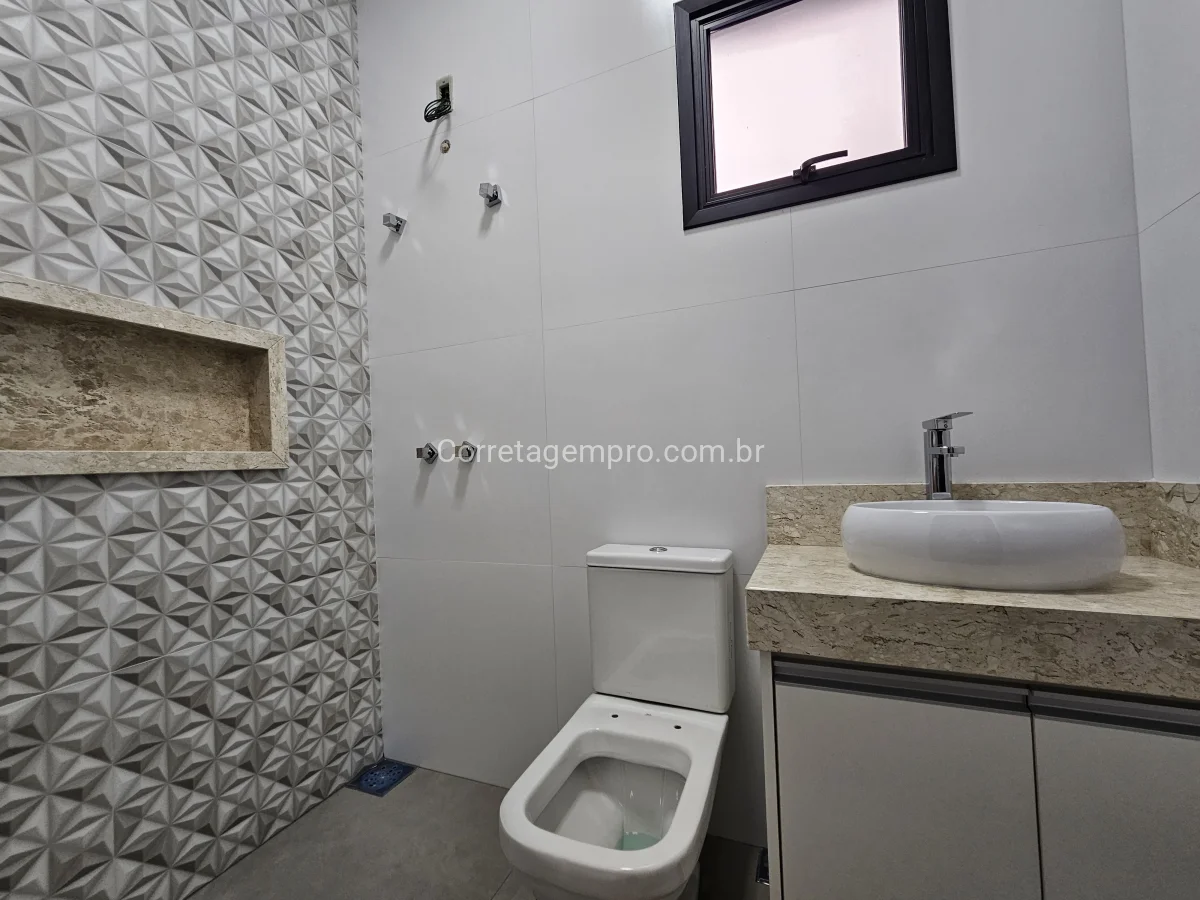 Casa de condomínio 3 suítes