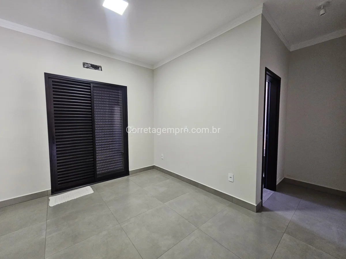 Casa de condomínio 3 suítes