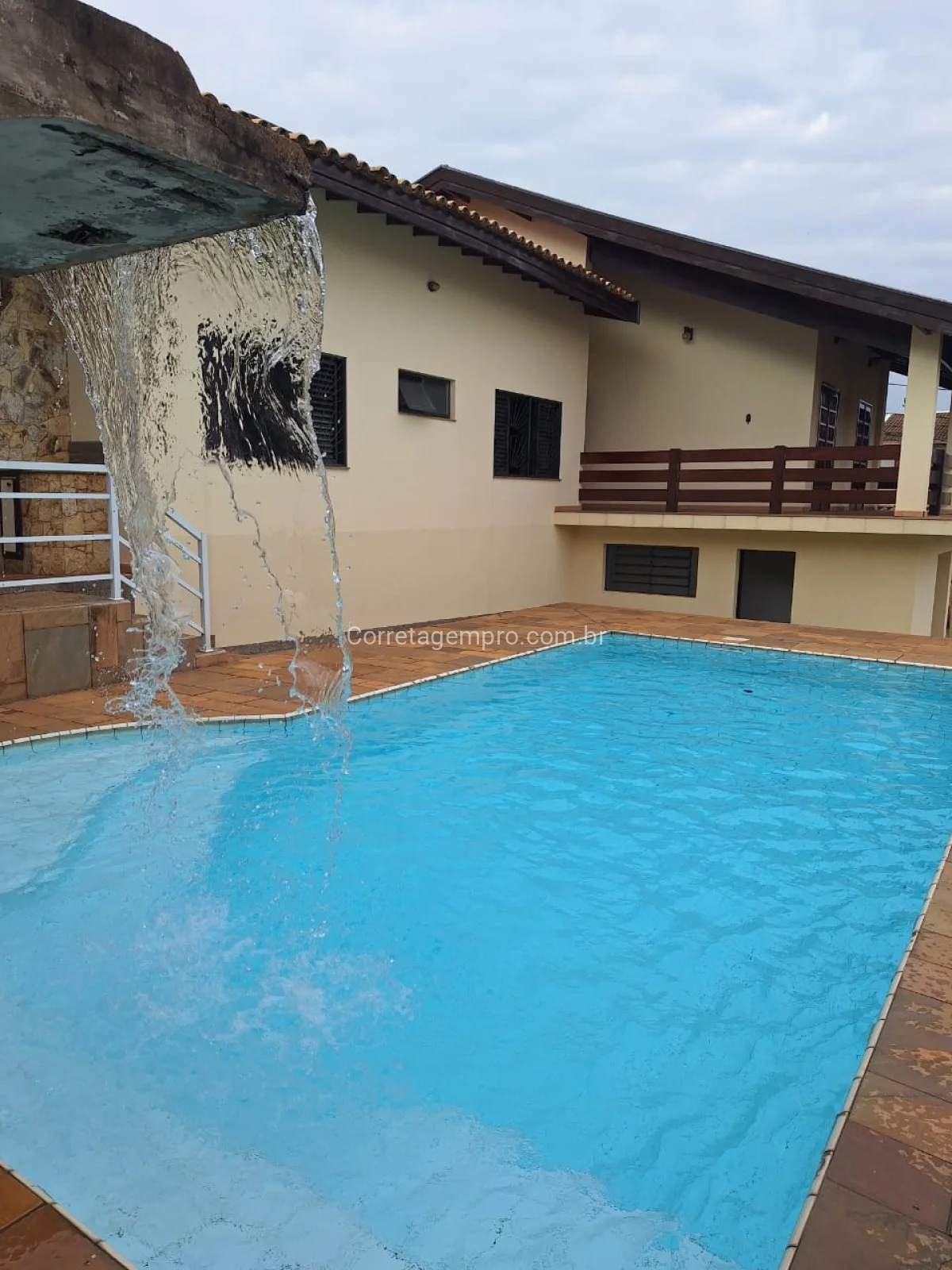 Casa com terreno de 810 m² no  Franceschini