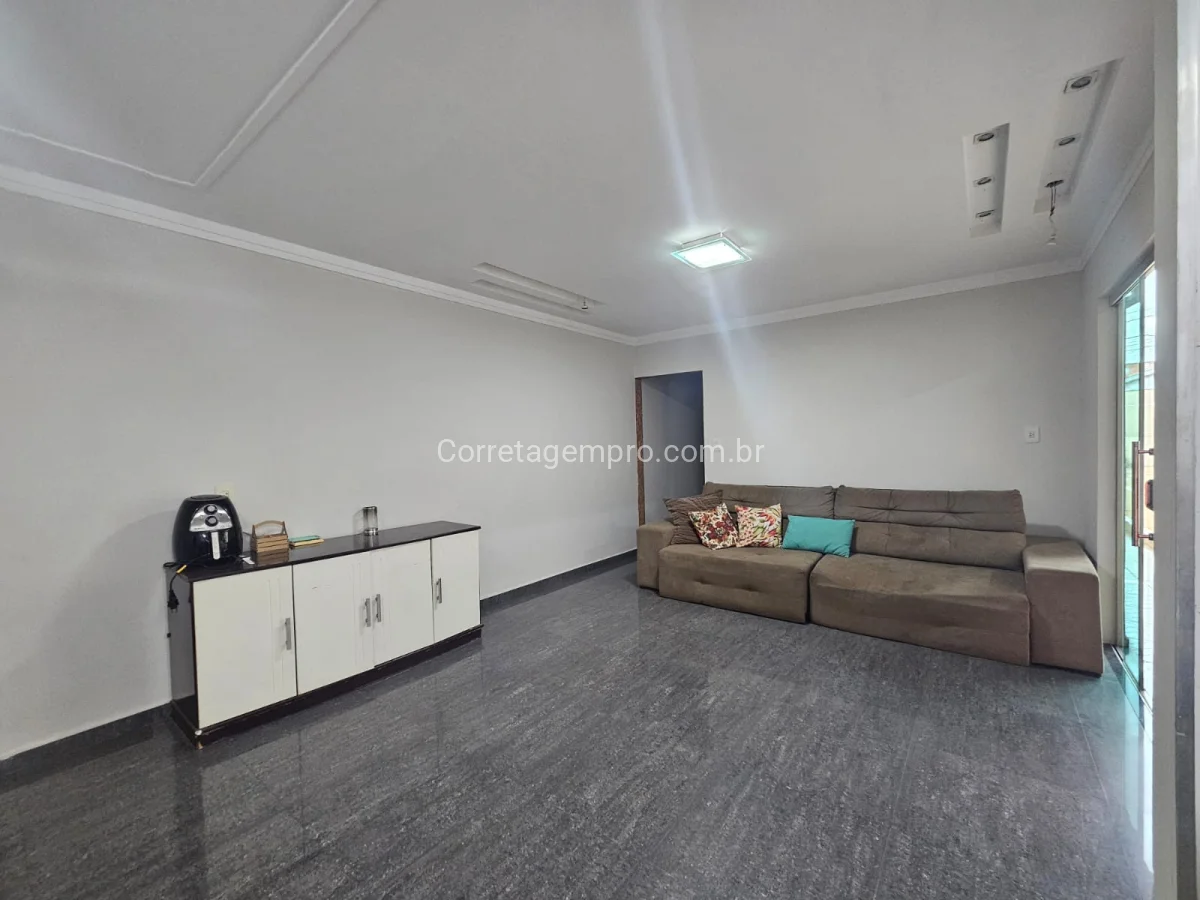 Casa com suite no casarão