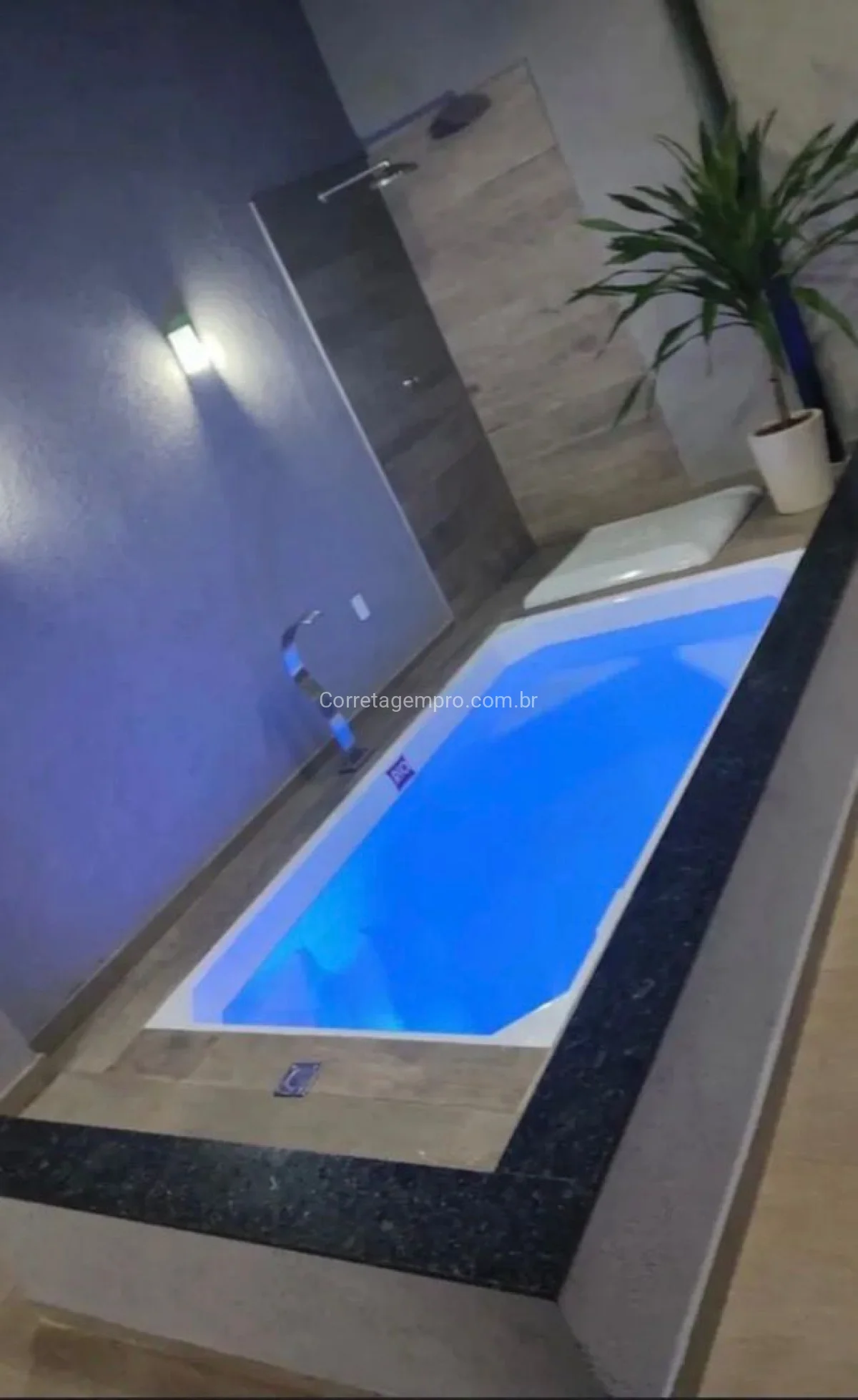 linda casa com piscina