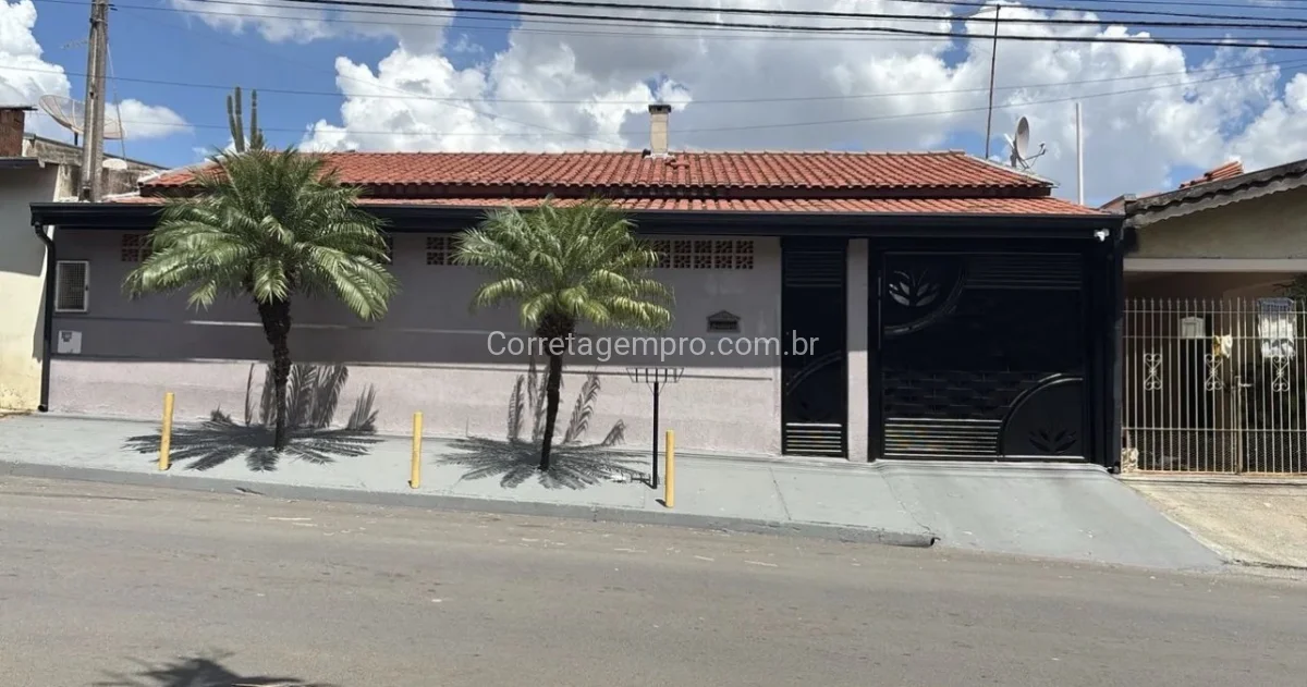 Linda Casa para venda no Parque Santo Antonio