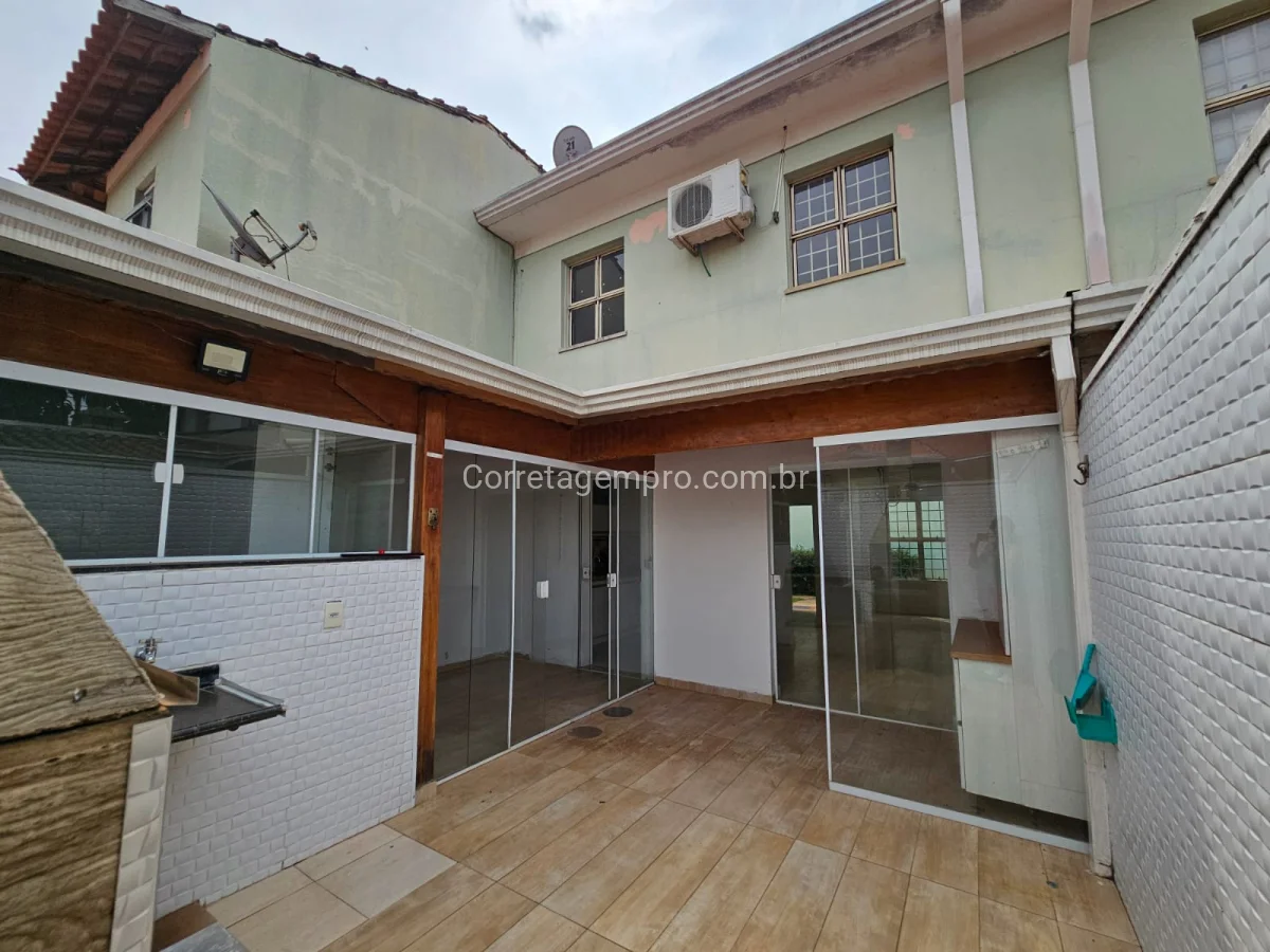 Casa mariana 3 dormitórios