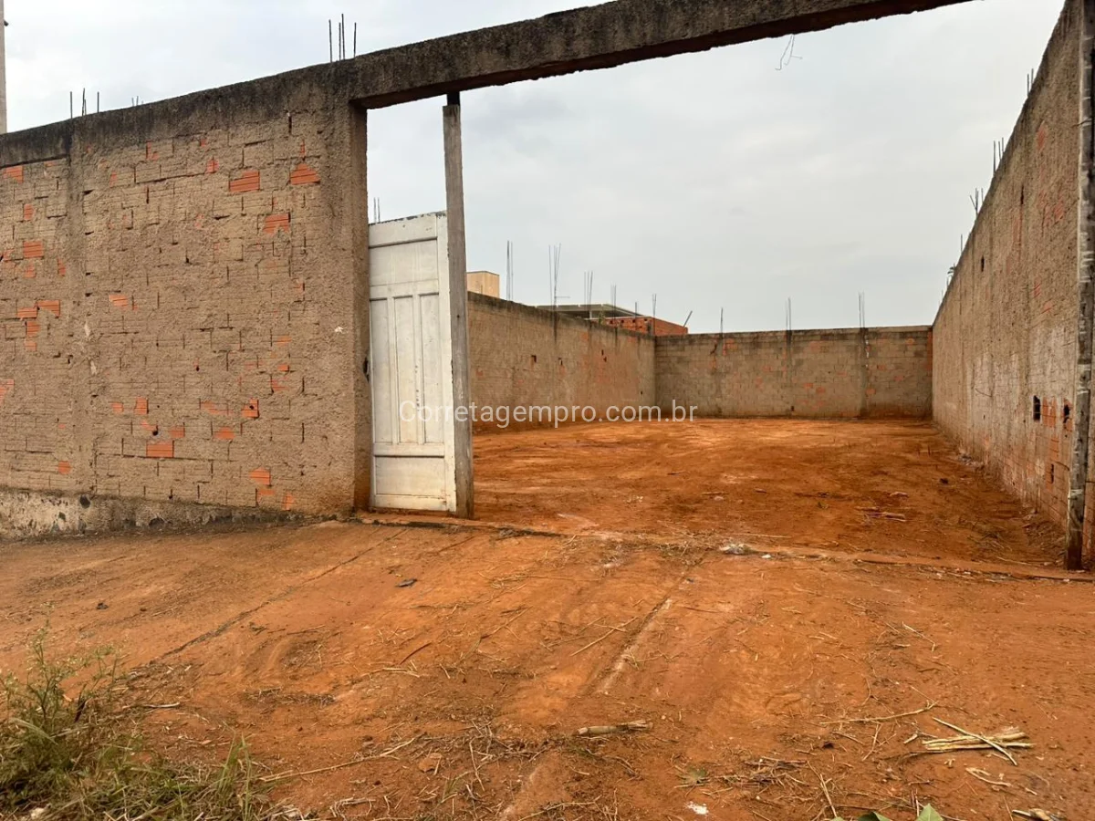 Ótimo terreno no Vaughan murado