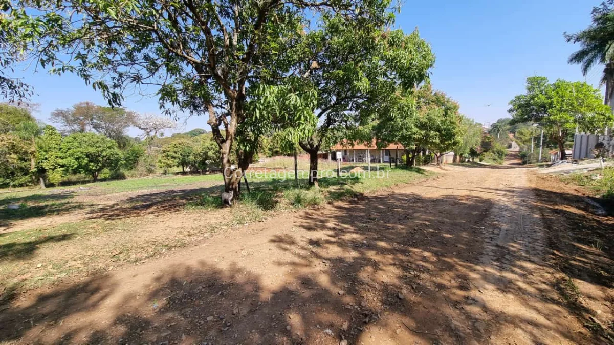 Terreno de 1.000m² a venda - Quinhões -Monte Mor