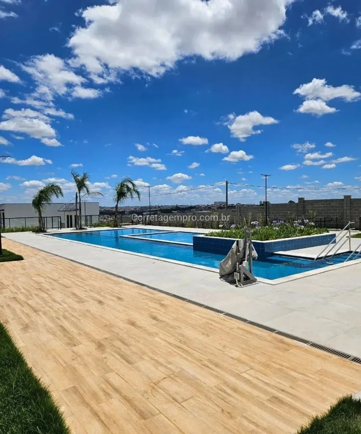 Terreno no Condomínio Fechado Vila América